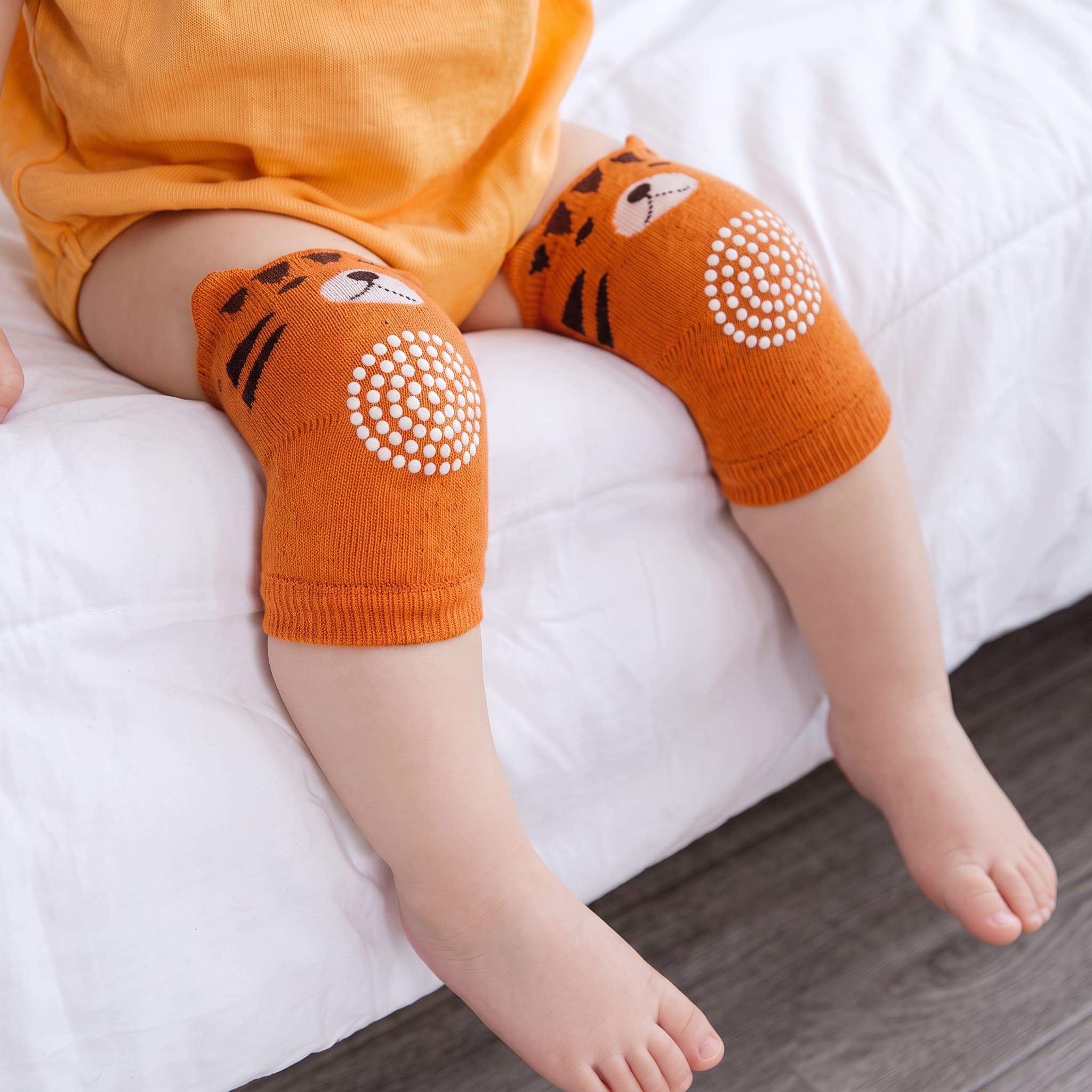 RiseCub Crawl padded knee pads